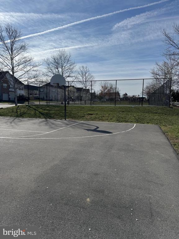 Building Photo - 400 Kintyre Ln