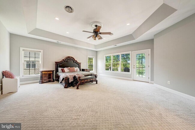 Building Photo - 18852 Ridgeback Ct