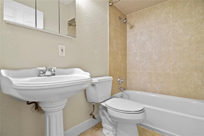 Building Photo - 689 Overspin Dr