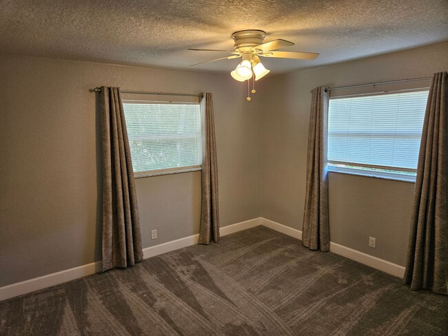 Building Photo - Stunning Jungle Terrace Oasis: Renovated 4...