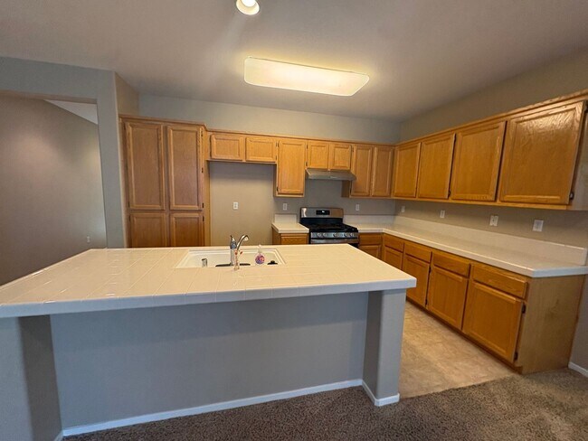 Building Photo - Vibrant 3 bed/2 bath home in West Sac