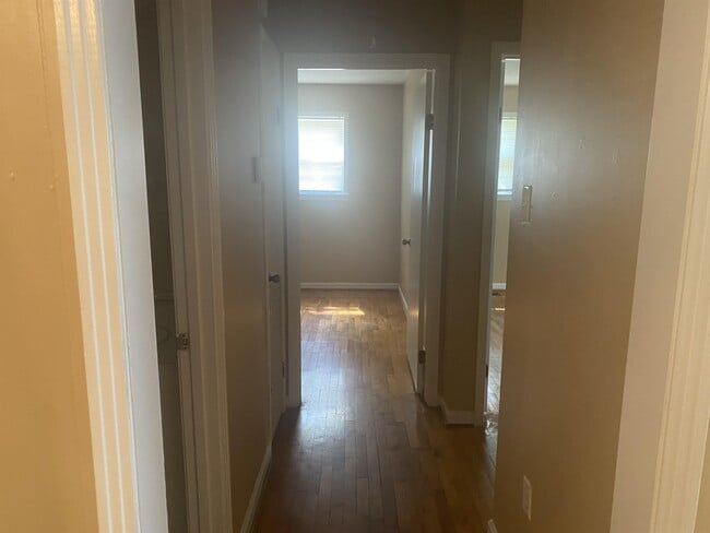 Building Photo - 1096 Berrywood Ave