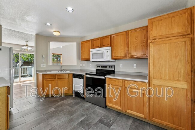 Building Photo - 8728 Starwood Ln