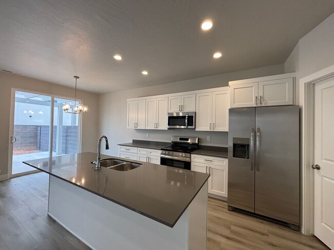 Building Photo - BRAND NEW 4 BEDROOM TOWNHOME!