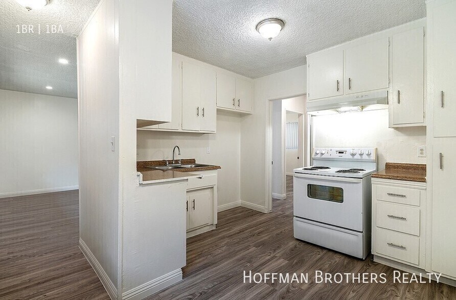 Building Photo - 20436 Cohasset St