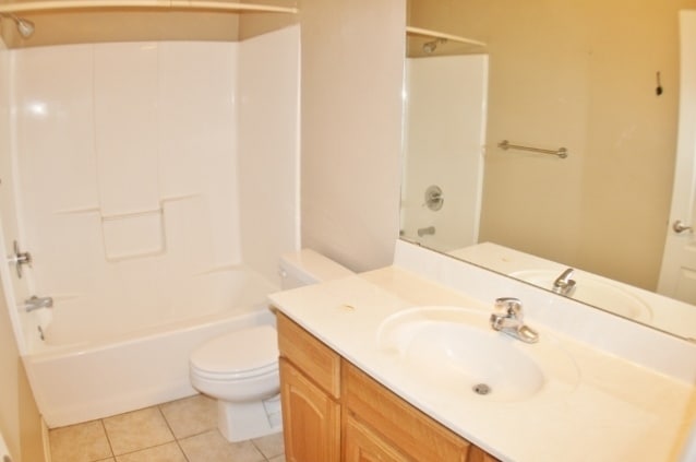 Building Photo - Wow 4 Big Bedrooms,  Pets Welcome, Great Location.