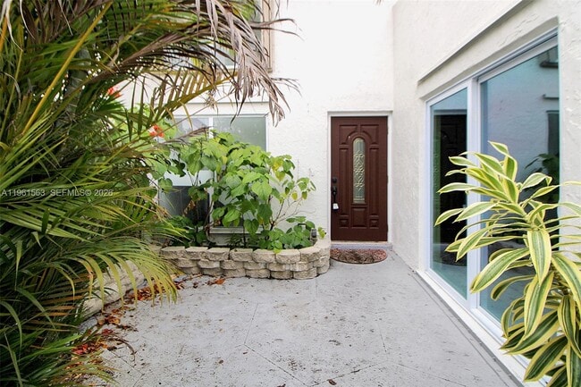 Building Photo - 10921 SW 70th Terrace