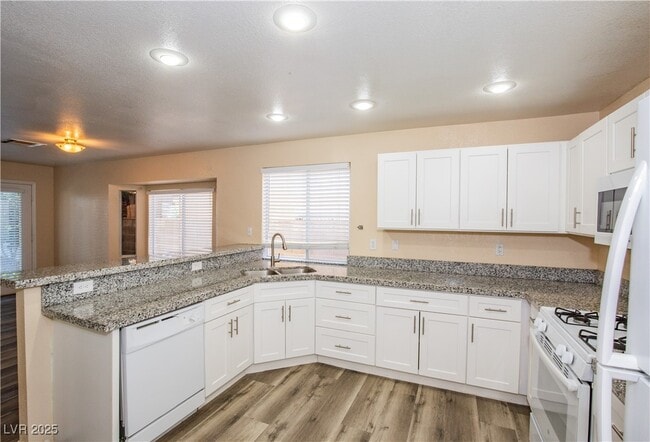 Building Photo - 7820 Paper Flower Ct