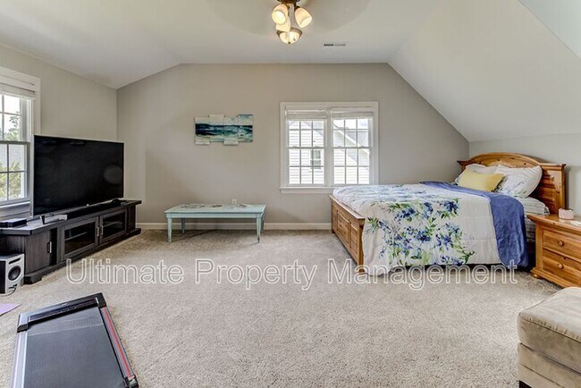 Building Photo - 7022 Cayman Ct