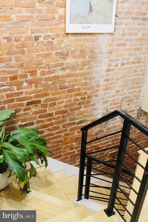 Building Photo - 1011 8th St NE