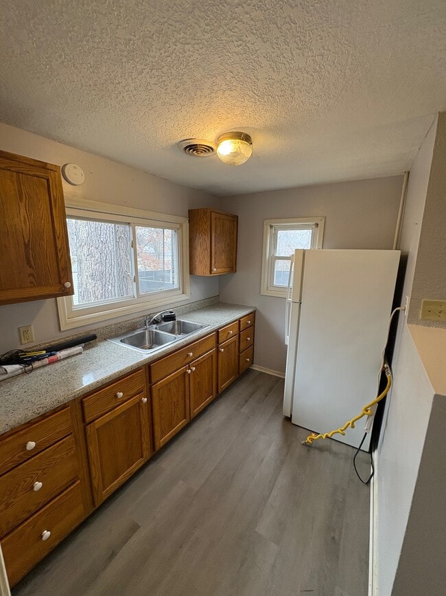 Building Photo - 1842 Shady Crest St