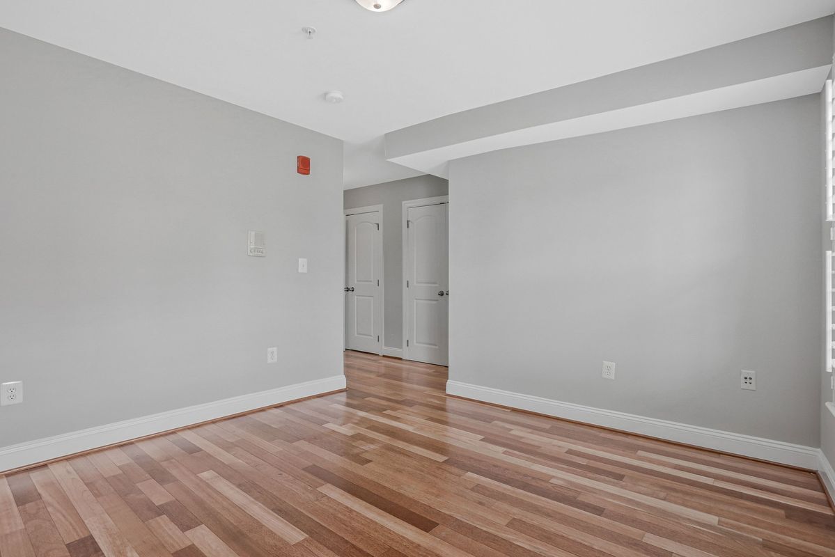 Building Photo - 911 Kennedy St NW