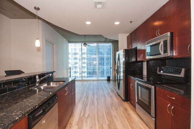 Building Photo - For Rent: Stunning 17th Floor Views of Downtown in the heart of SoBro.