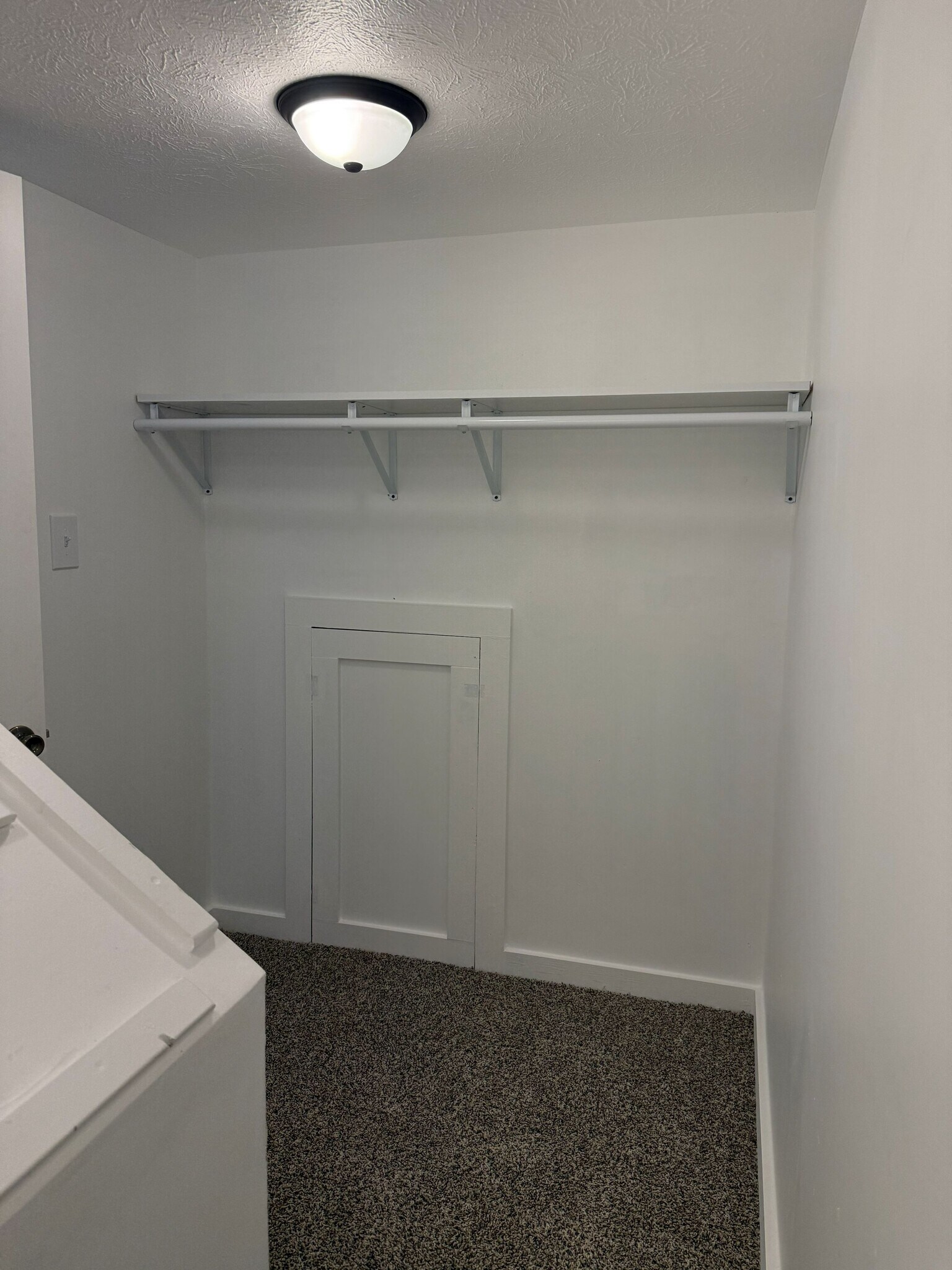 Walk-in closet - 8 Beveridge St