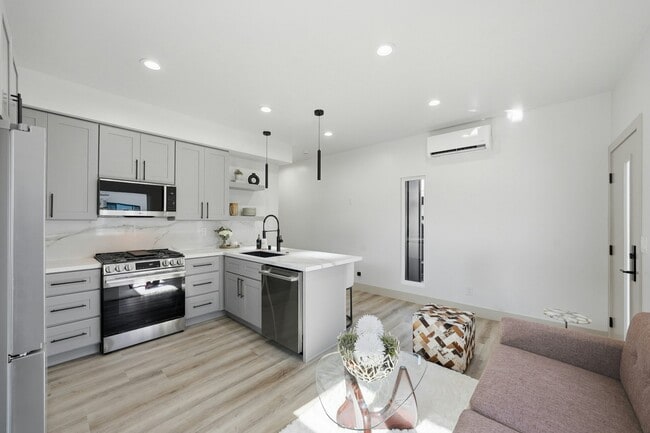 Building Photo - 422 Arbor Dr