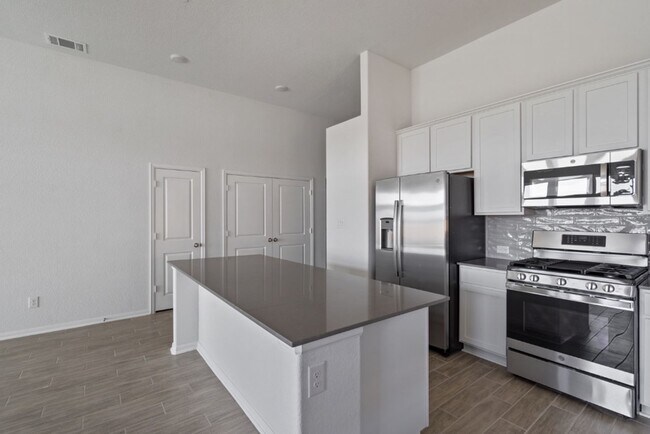 Building Photo - 829 Blue Oak Blvd