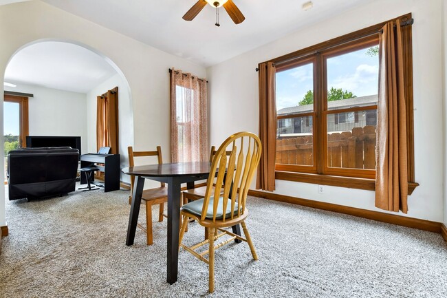 Building Photo - Charming Westside 4 Bedroom Home