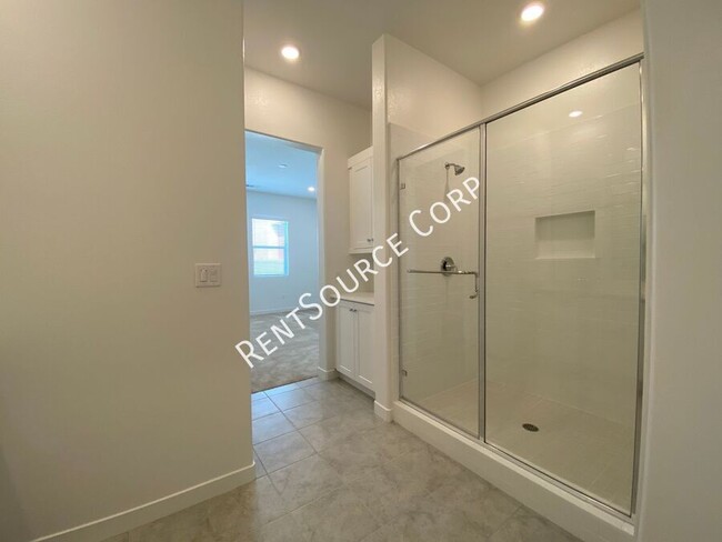 Building Photo - 3 Bedroom, 2022 New Construction Flat w/ S...