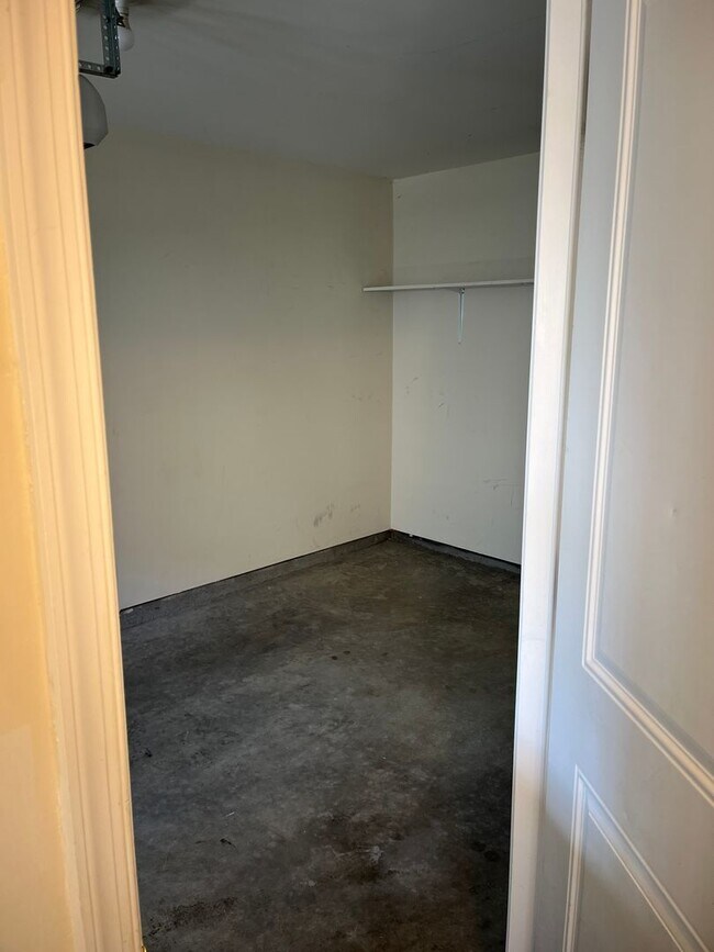 Building Photo - 1253 Elderslie Ln