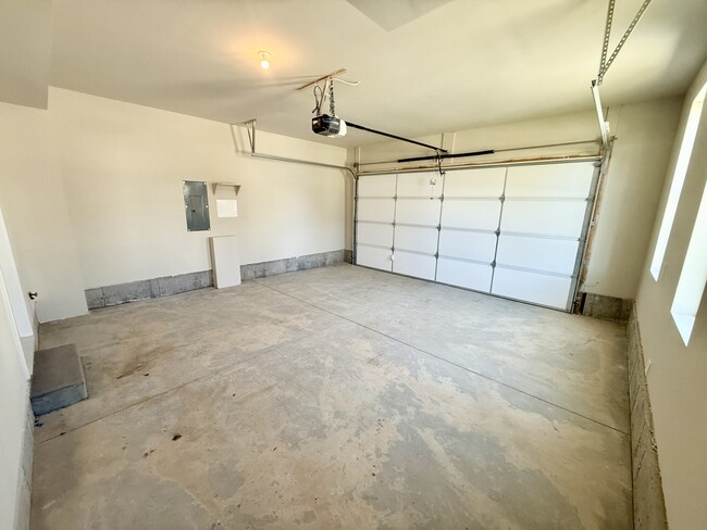 Building Photo - 1063 S 2760 E