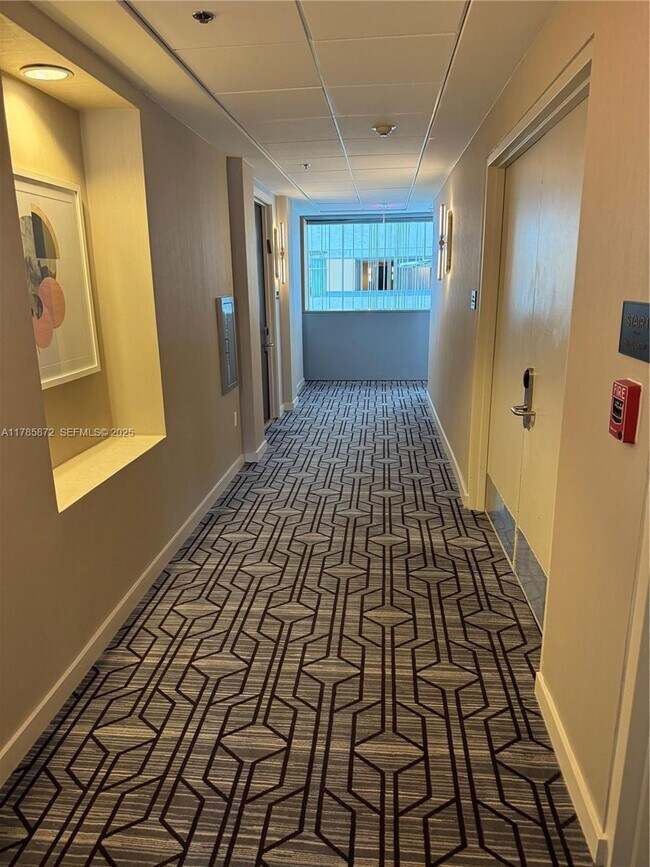 Building Photo - 1395 Brickell Ave