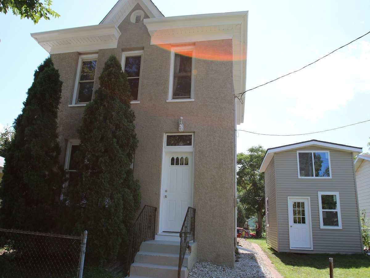 Building Photo - 425 Superior St