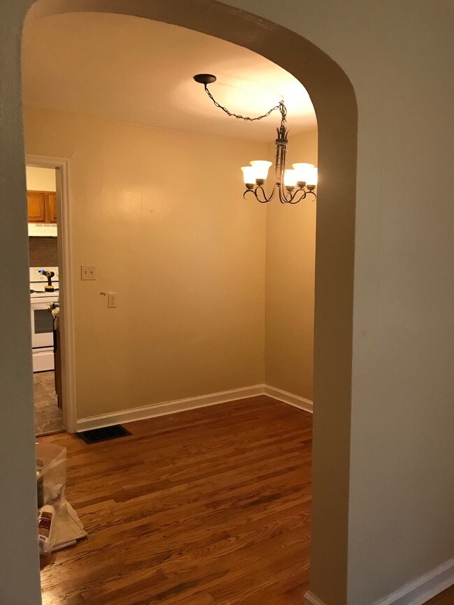 Building Photo - 5137 Winthrop Avenue