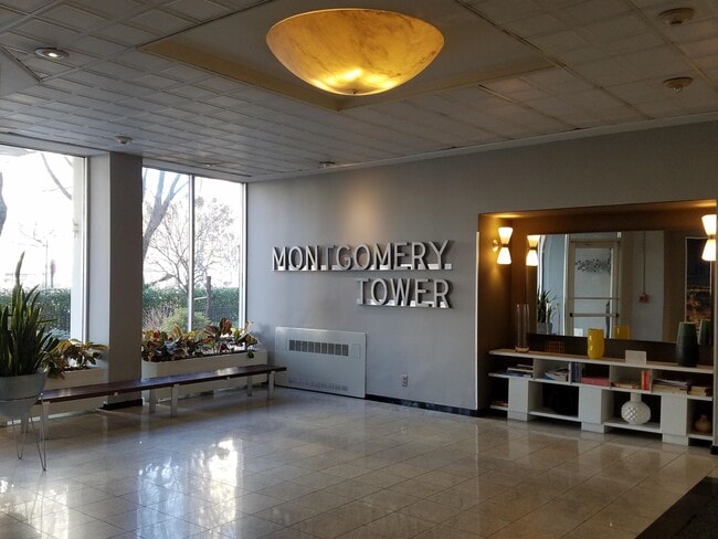 Building Photo - 135 Montgomery St