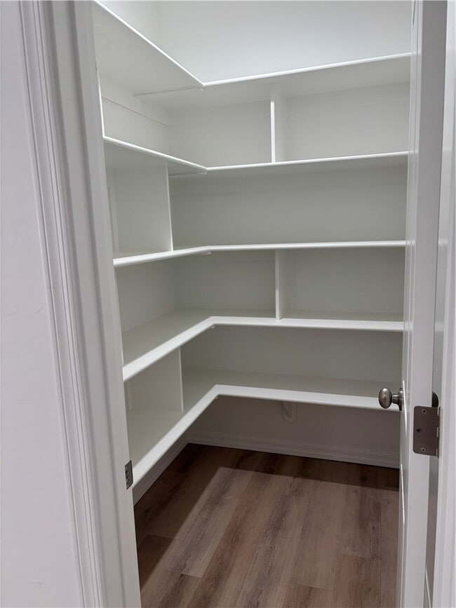 Building Photo - 2553 Sycamore Ave