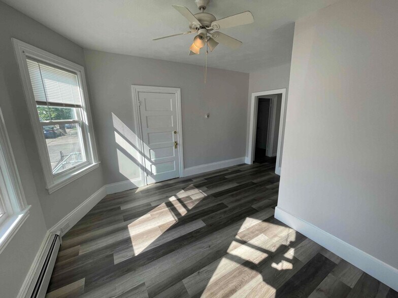 Building Photo - 9 Berlin St