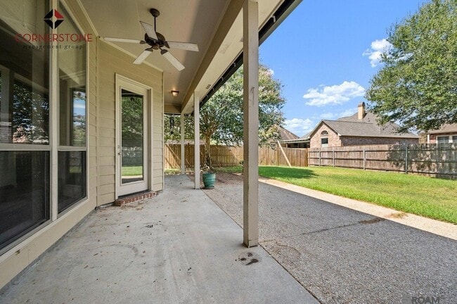 Building Photo - 8564 Grand View Dr