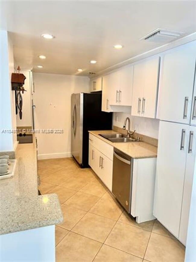 Building Photo - 2451 Brickell Ave