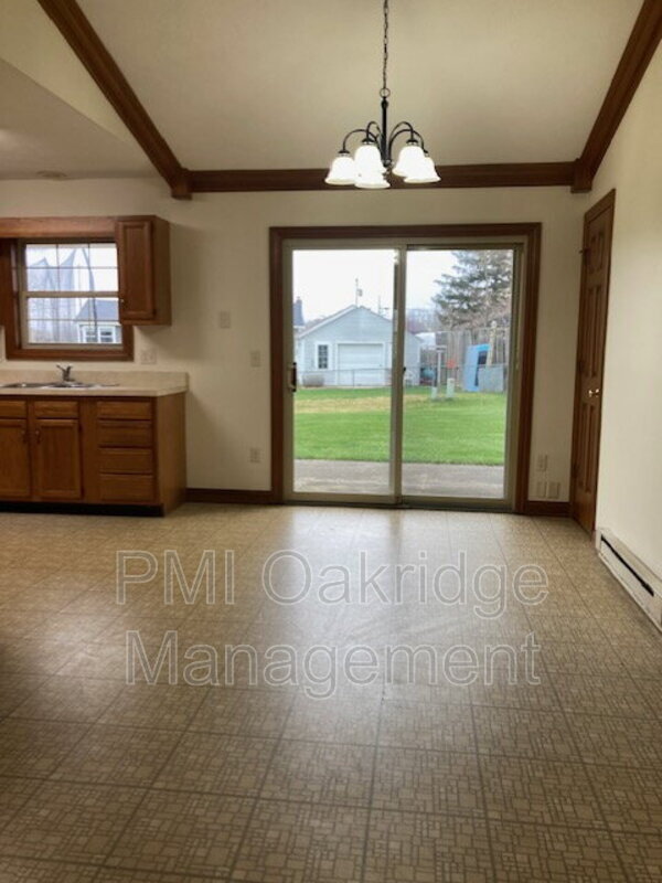 Building Photo - 1373 Michael Ct