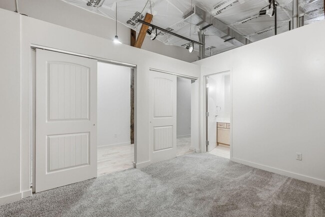 Building Photo - 222 Bolivar St