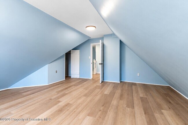 Building Photo - 1638 Sanderson Ave