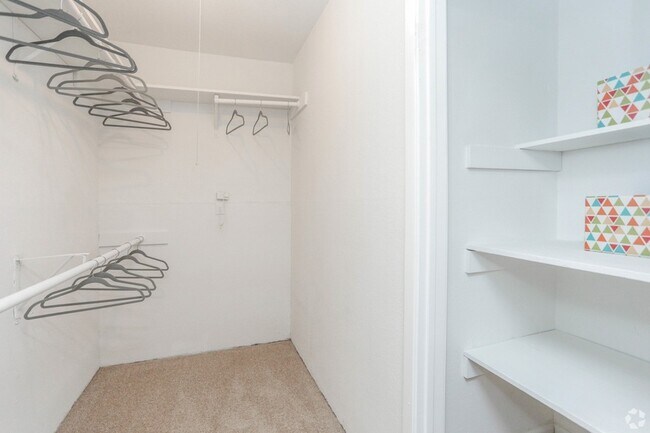 Building Photo - 10250 Lands End Dr