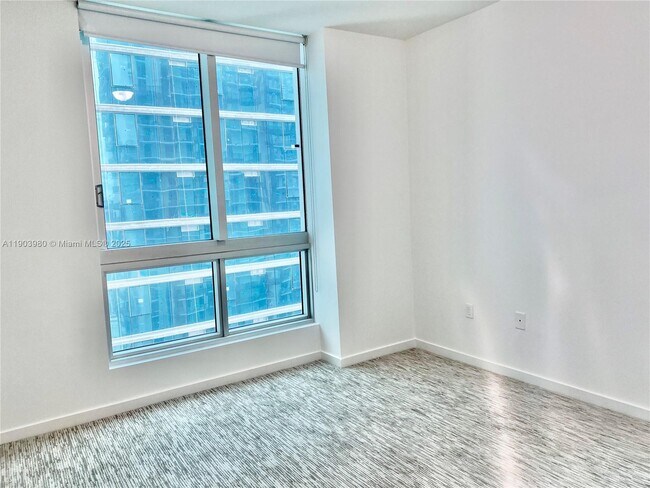 Building Photo - 300 S Biscayne Blvd