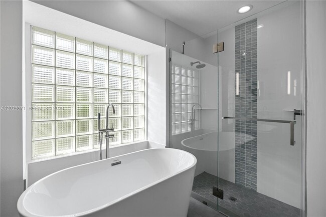Building Photo - 5923 Loxahatchee Pines Dr
