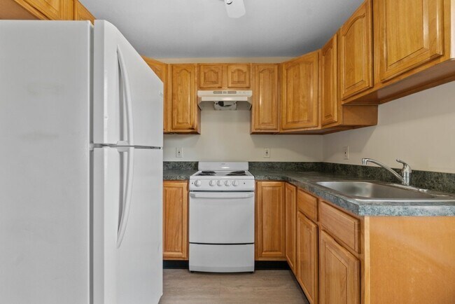 Building Photo - 5410 Belle Vista Ave