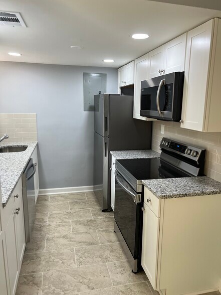 Primary Photo - 1150 Rankin St