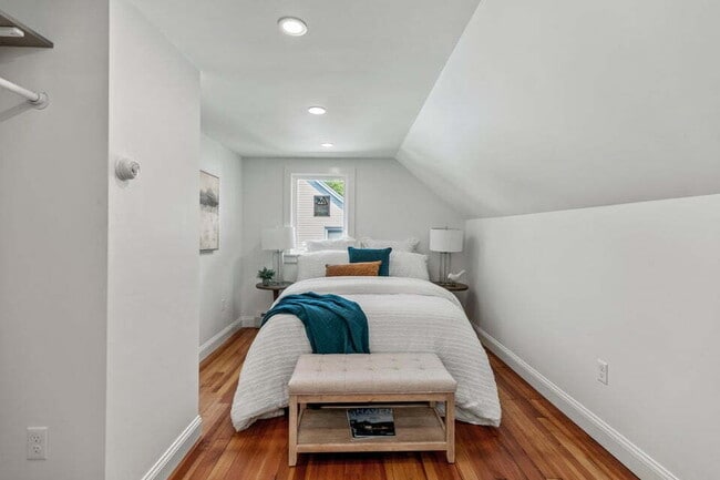 Building Photo - Move-In Ready! Updated Biddeford 3BR/2BA H...