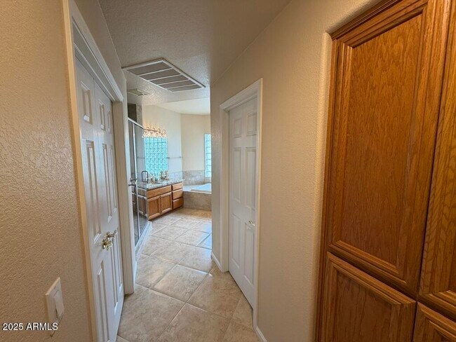 Building Photo - 9216 S 47th Pl