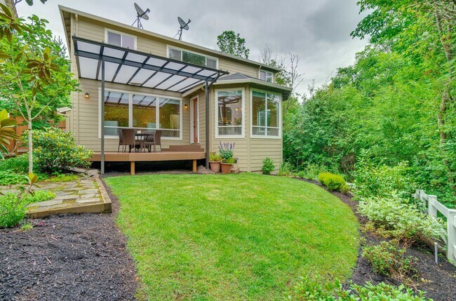 Building Photo - Stunning Bethany Home with 3,111 Sq Ft, Four Bedrooms + Dedicated Office & Covered Backyard Deck