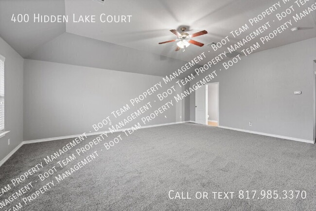 Building Photo - 400 Hidden Lake Ct