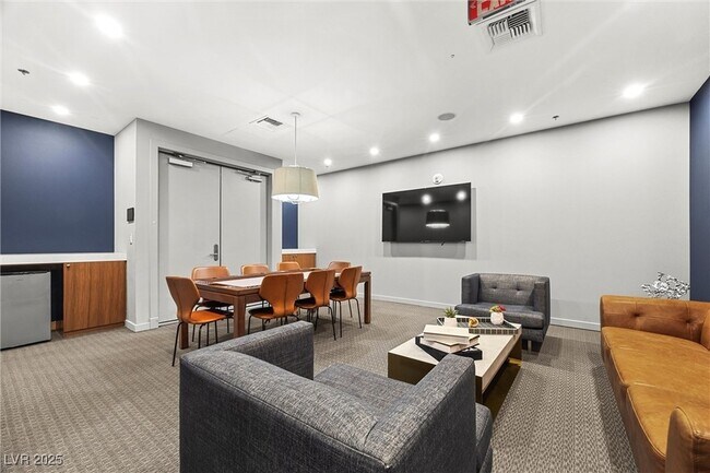 Building Photo - 4575 Dean Martin Dr
