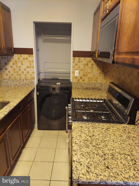 Building Photo - 5507 Karen Elaine Dr