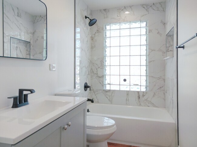 Building Photo - 9052 W 92nd St