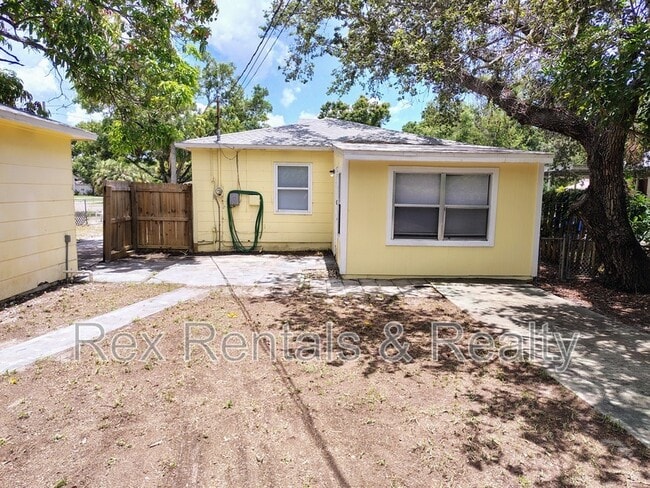 Building Photo - 4609 18th Ave S