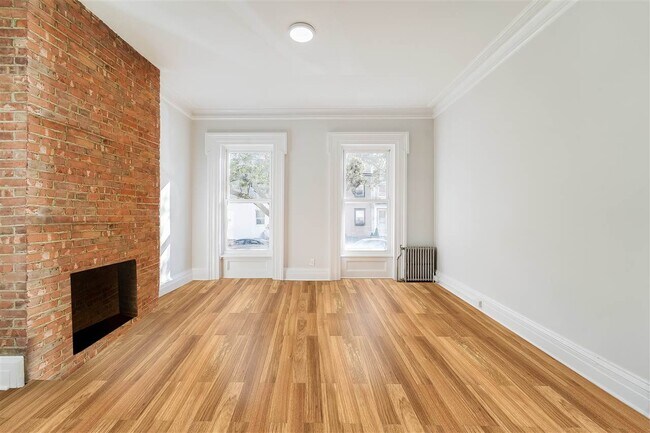 Building Photo - 266 3rd St