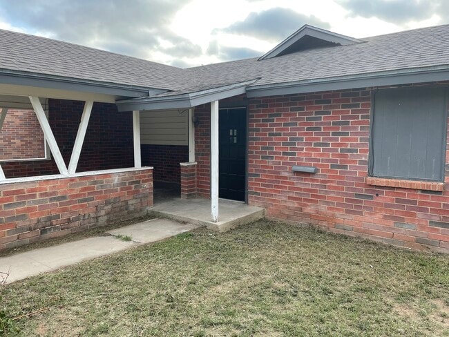 Primary Photo - 302 Penrose St